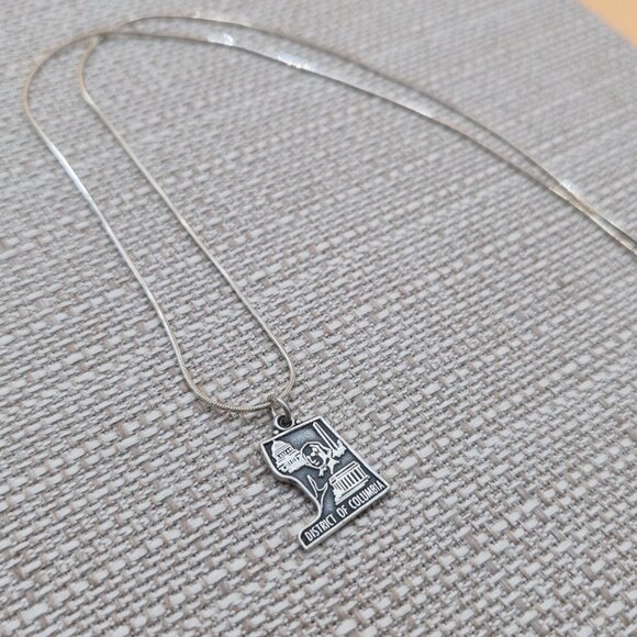 20 Inch Sterling Silver District of Columbia Pendant Necklace A5367 - Picture 2 of 6